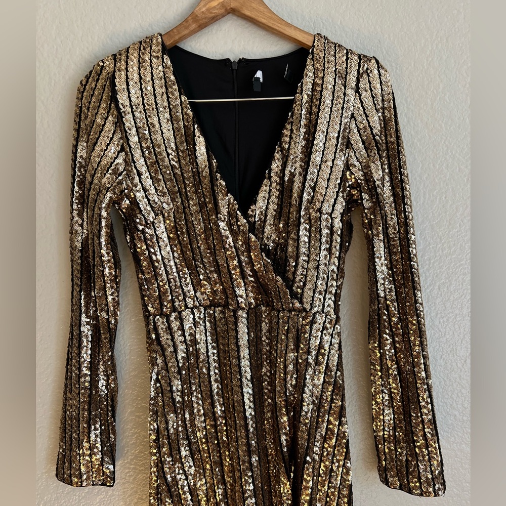 NWOT Love Lasts Forever Gold Sequin Long Sleeve Maxi Dress, Stunning! - Picture 4 of 9